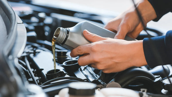 Cheap vs Premium Engine Oil – Which One Really Saves Money?